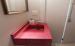 Tampo com Cuba de Pedra em<br>Silestone Rosso Monza